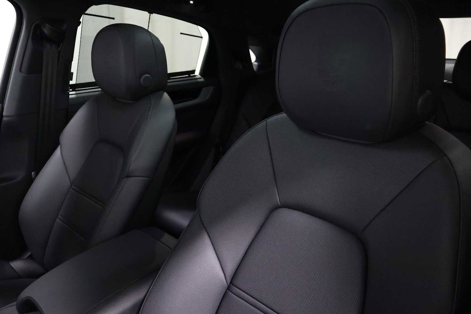 New 2026 Porsche Cayenne Coupe AWD/4WD image 19