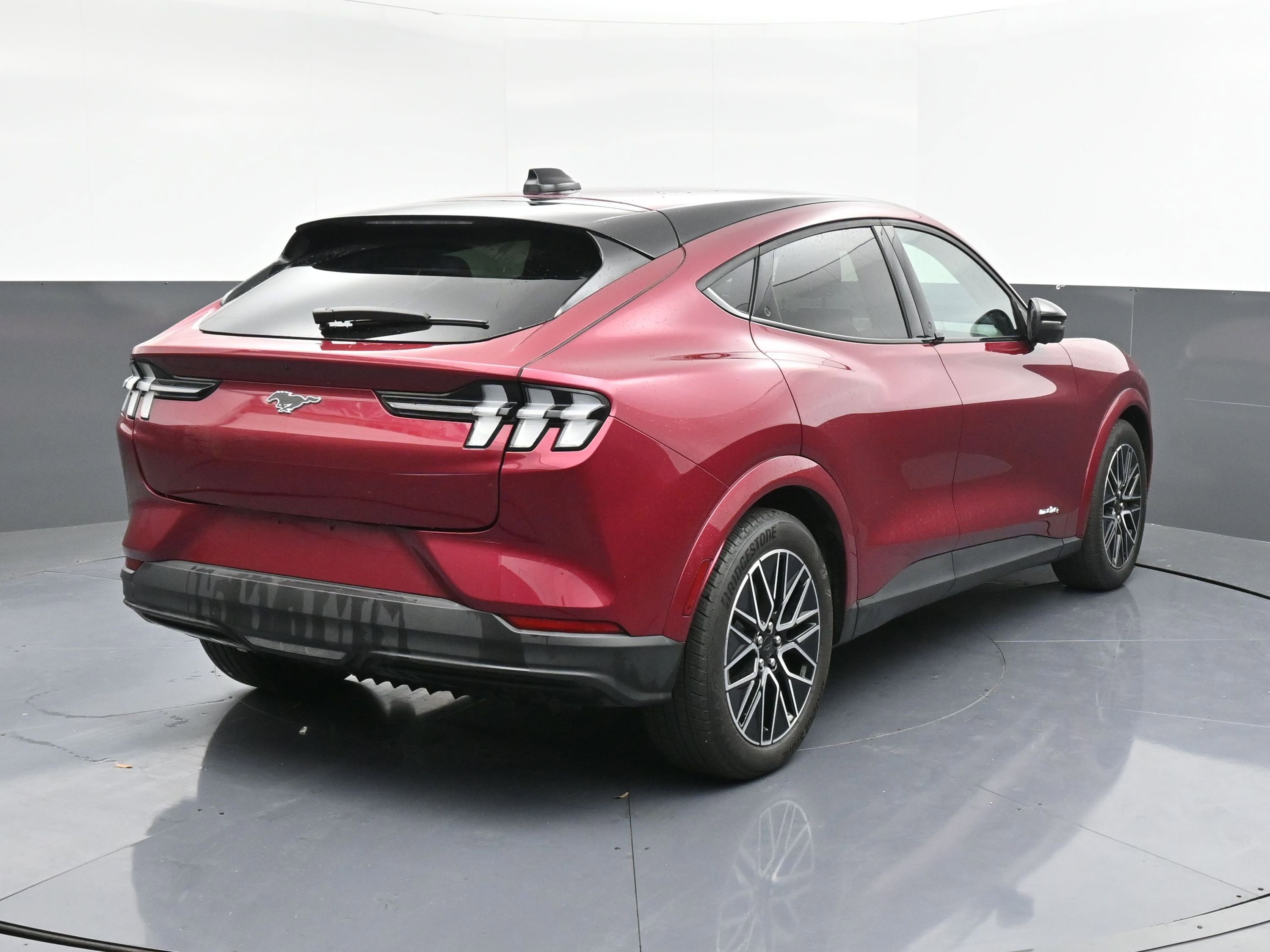 Used 2025 Ford Mustang Mach-E Premium image 8