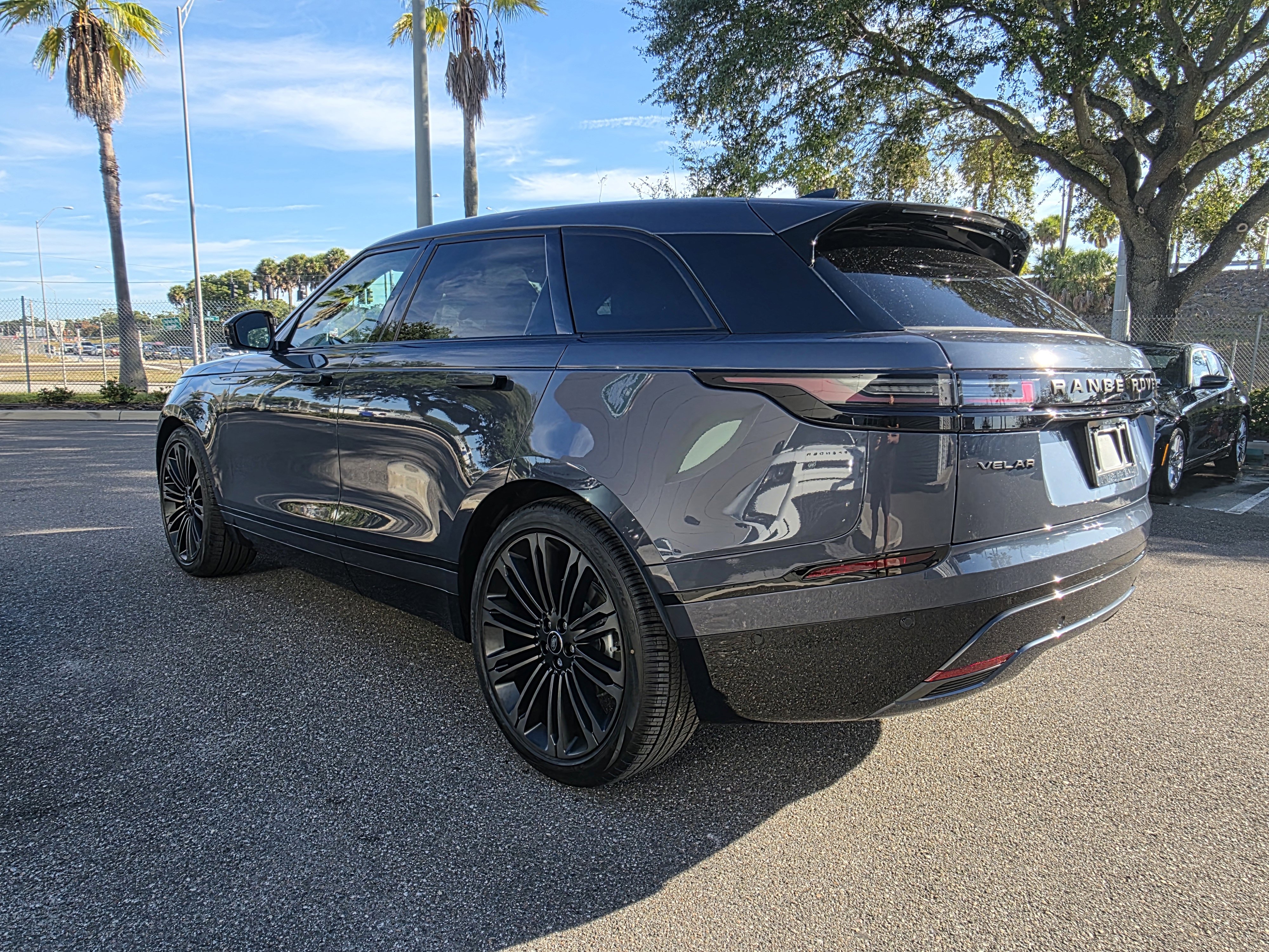 New 2026 Land Rover Range Rover Velar Dynamic SE image 3