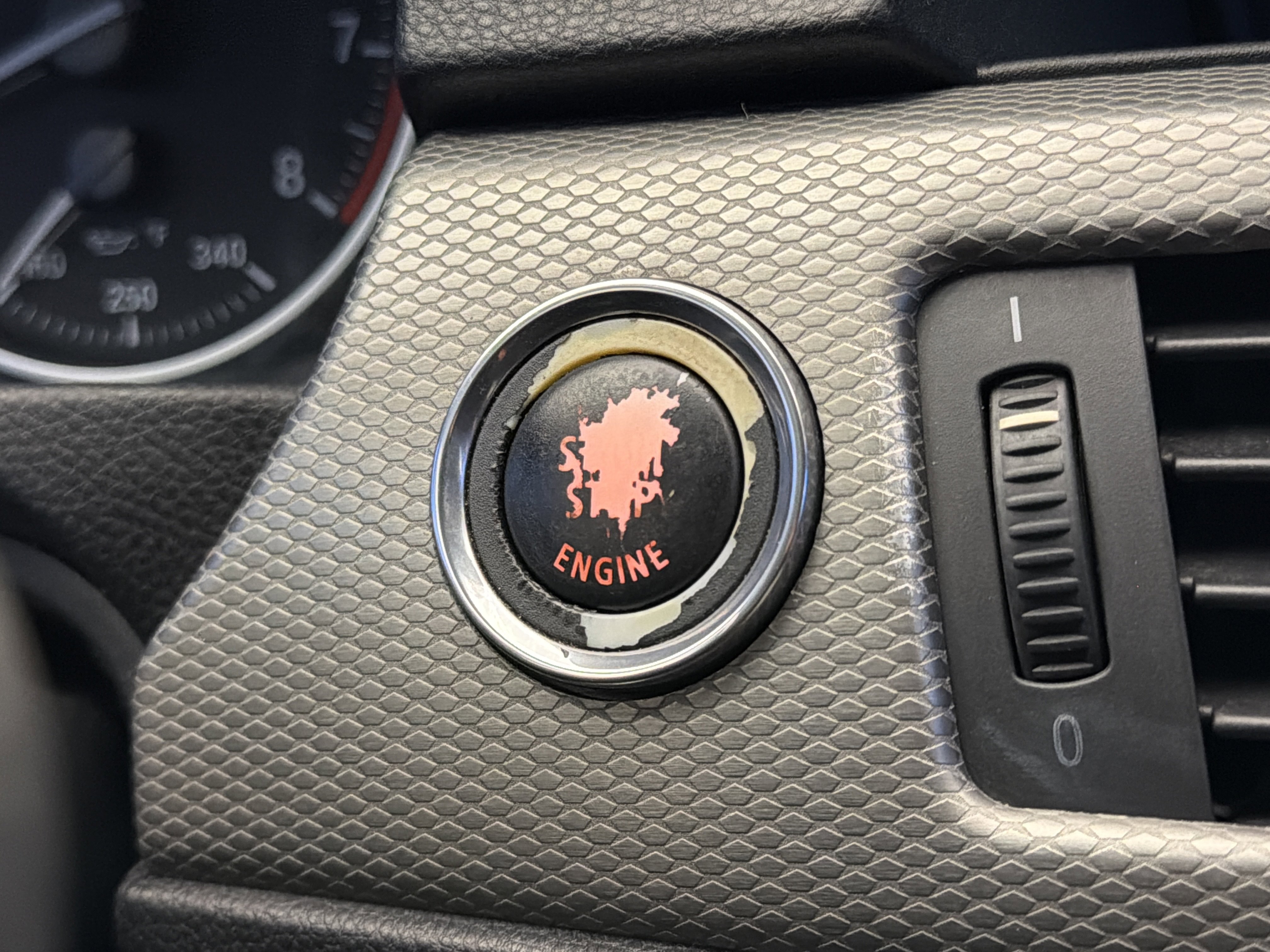 Used 2013 BMW 335i Convertible image 22