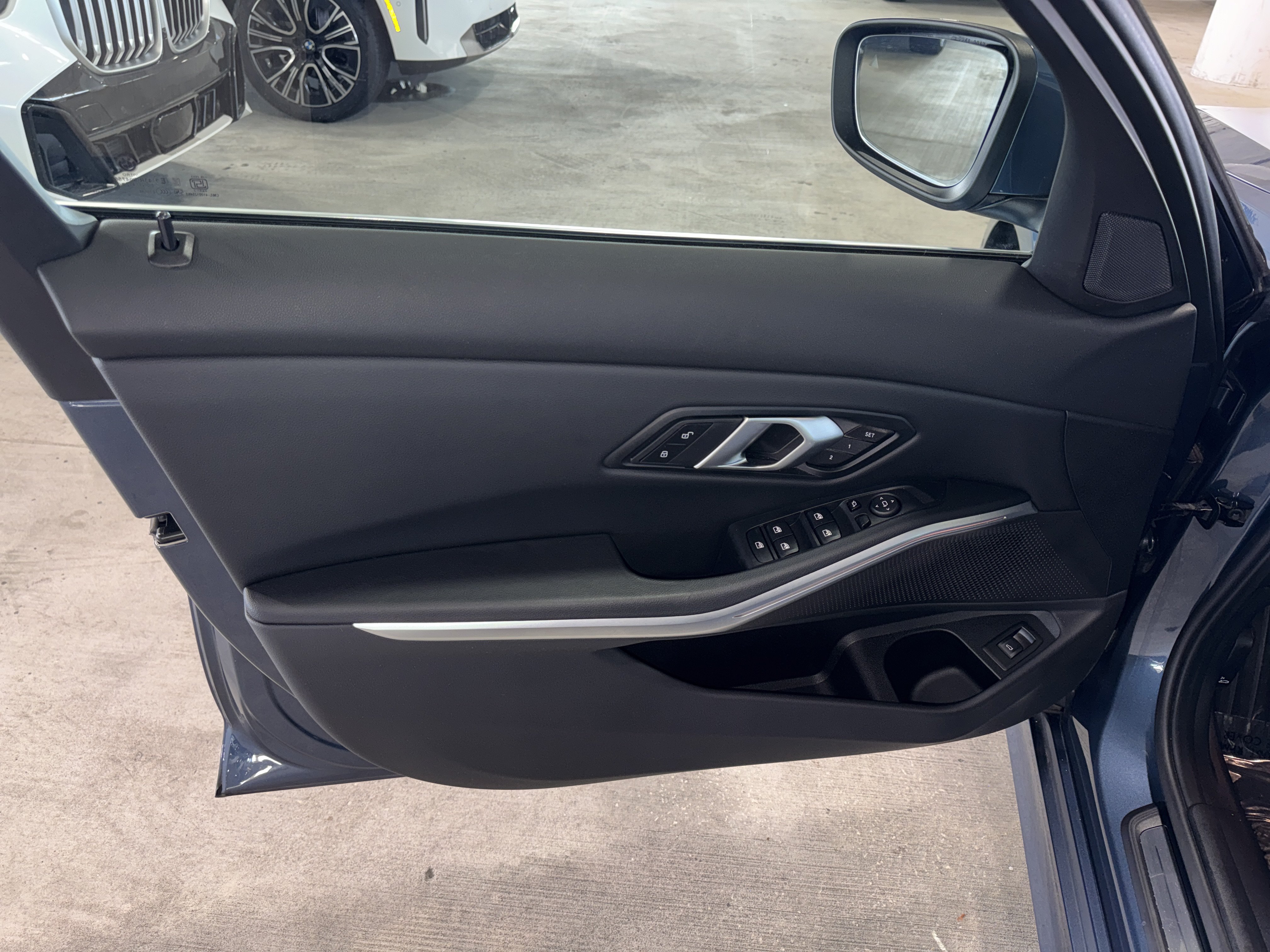 Used 2025 BMW 330i Sedan RWD image 17