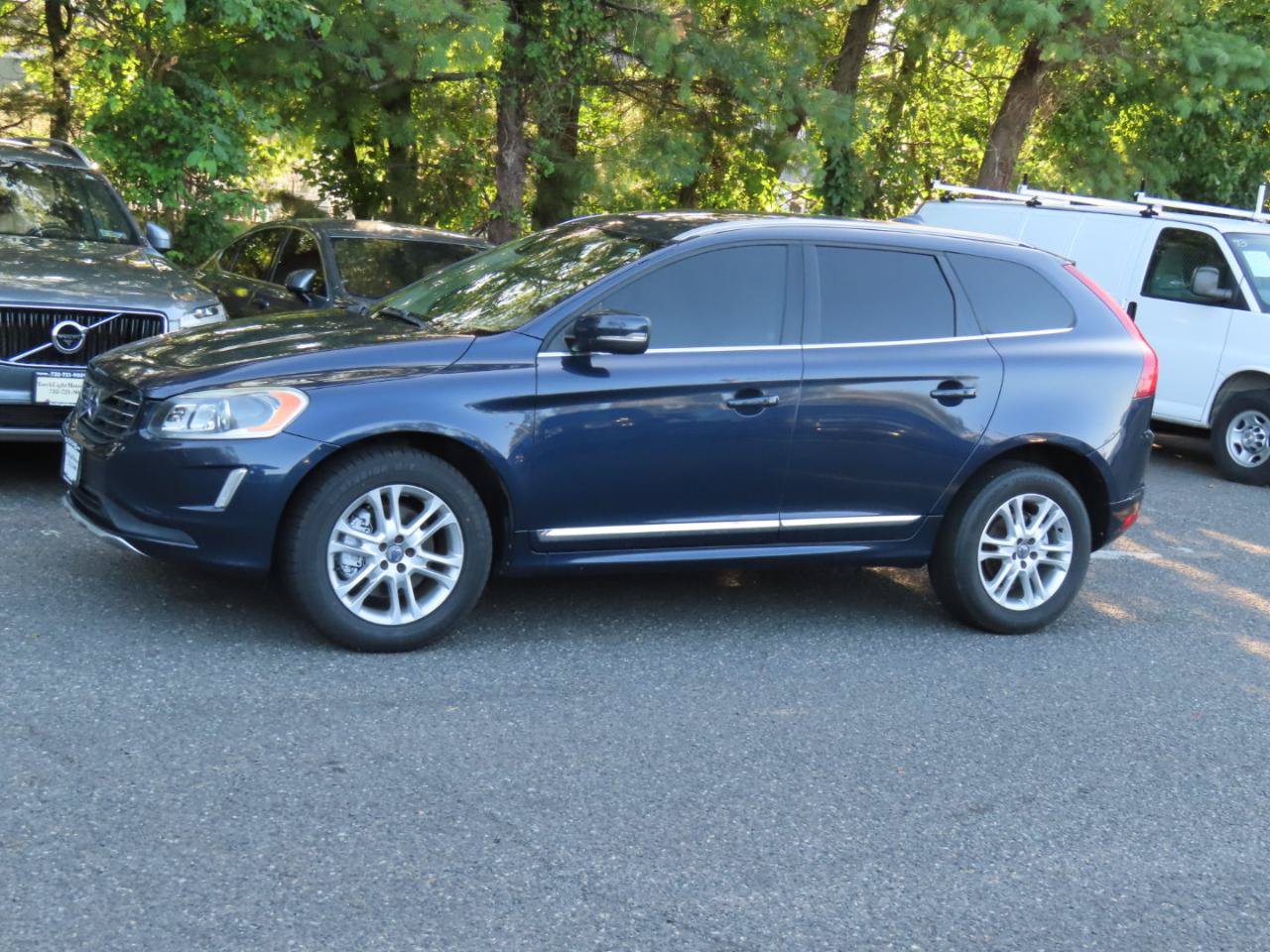 Used 2015 Volvo XC60 T5 Platinum FWD image 2
