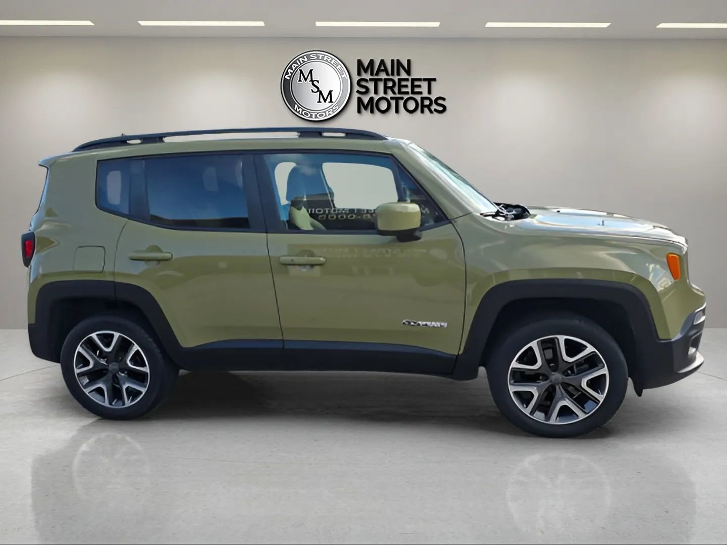 Used 2015 Jeep Renegade Latitude w/ Popular Equipment Group image 5