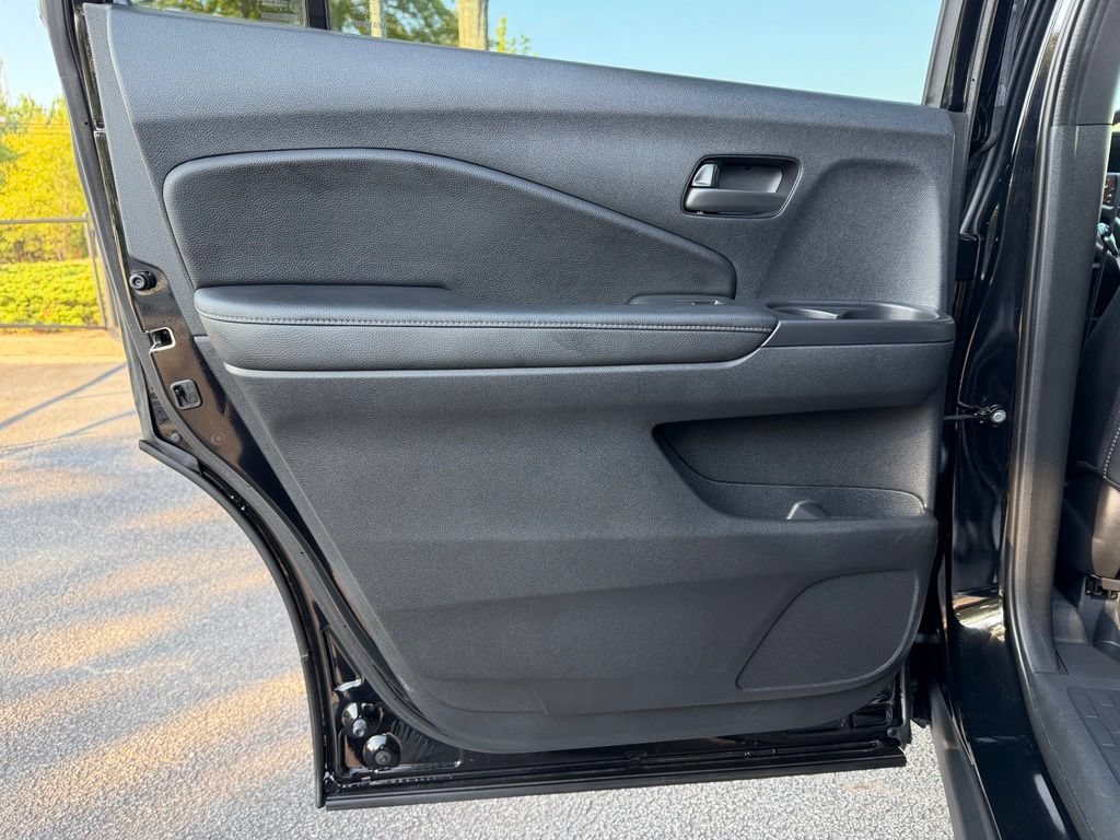 Certified 2025 Honda Passport EX-L image 37