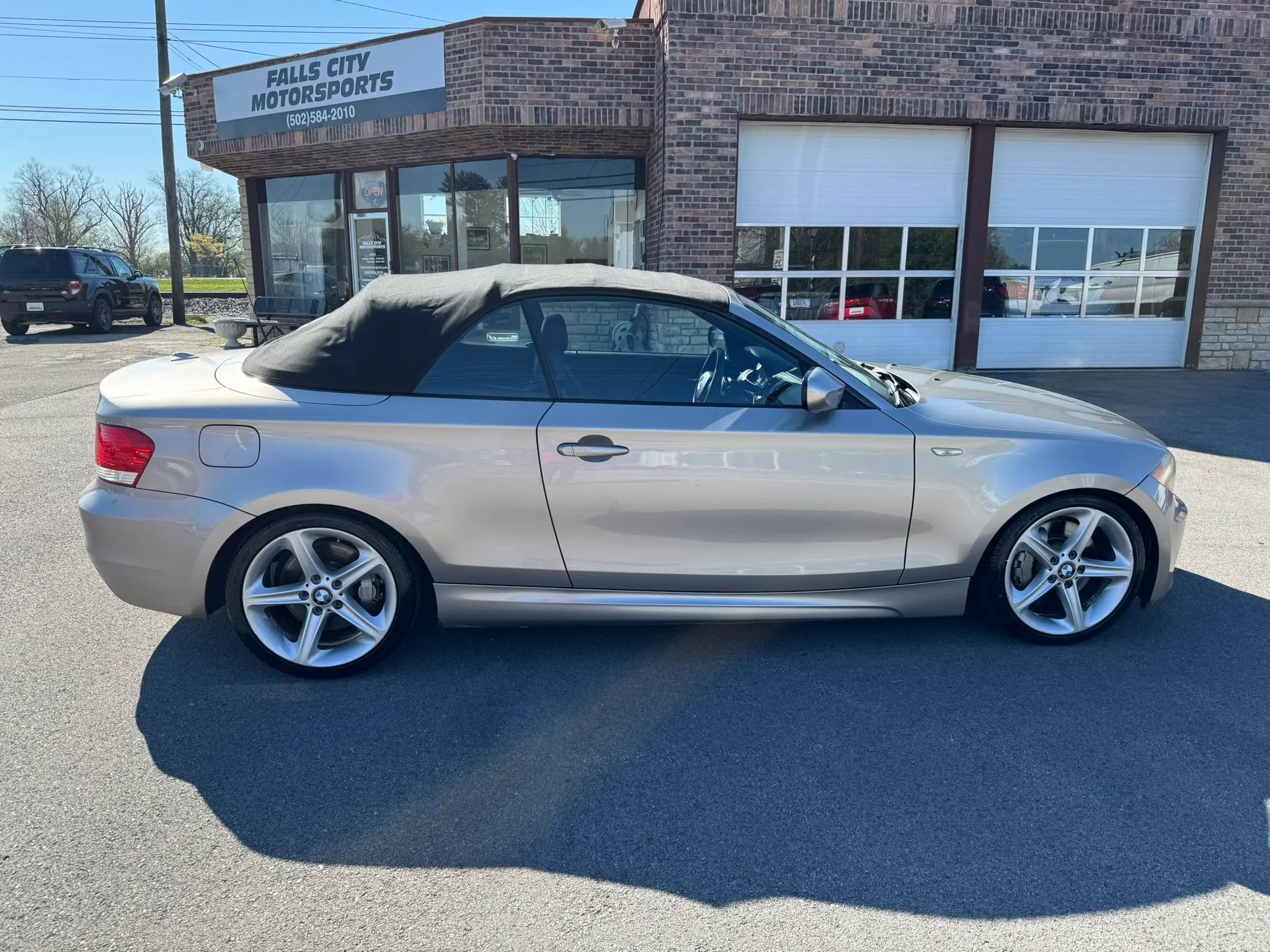 Used 2011 BMW 135i Convertible RWD image 36