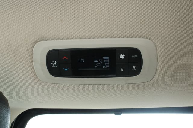 Used 2018 Chrysler Pacifica Touring-L Plus w/ Tire & Wheel Group FWD image 33