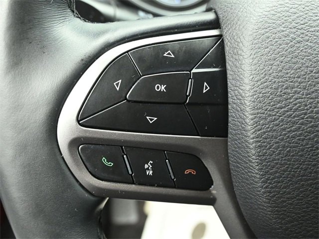 Used 2019 Jeep Cherokee Latitude w/ Cold Weather Group image 12