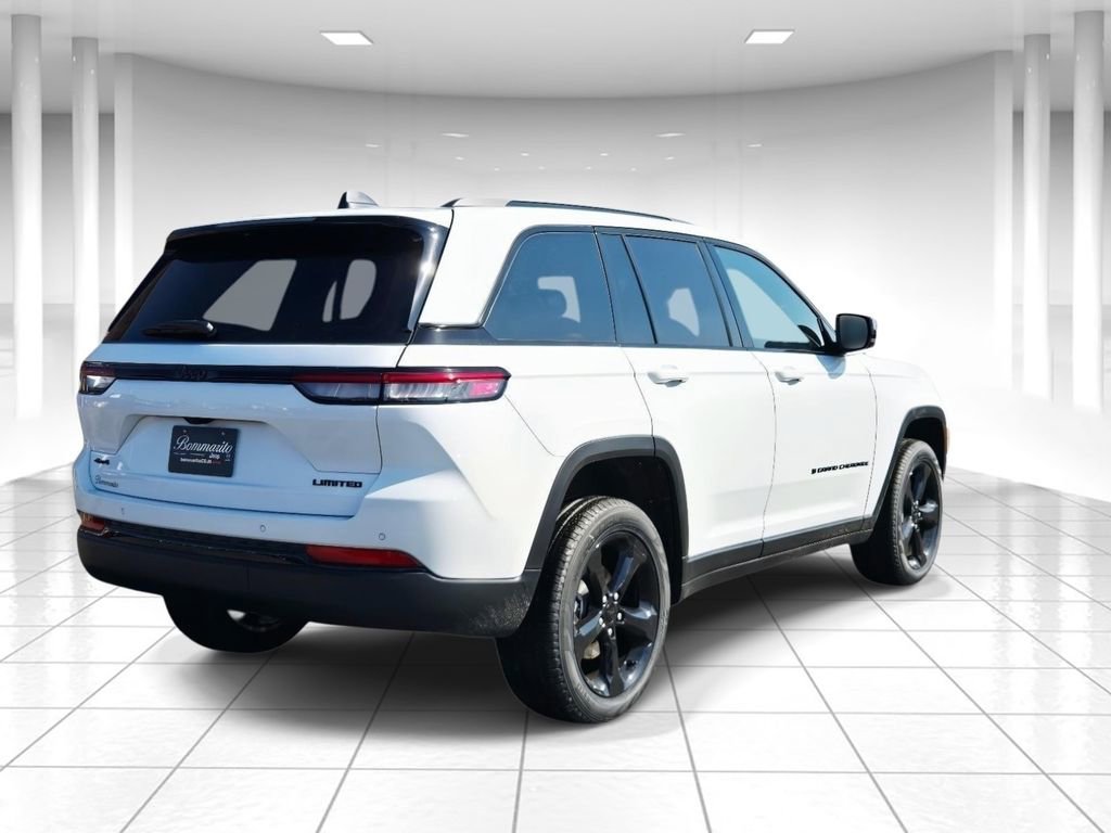 New 2025 Jeep Grand Cherokee Limited w/ Black Appearance Package AWD/4WD image 3