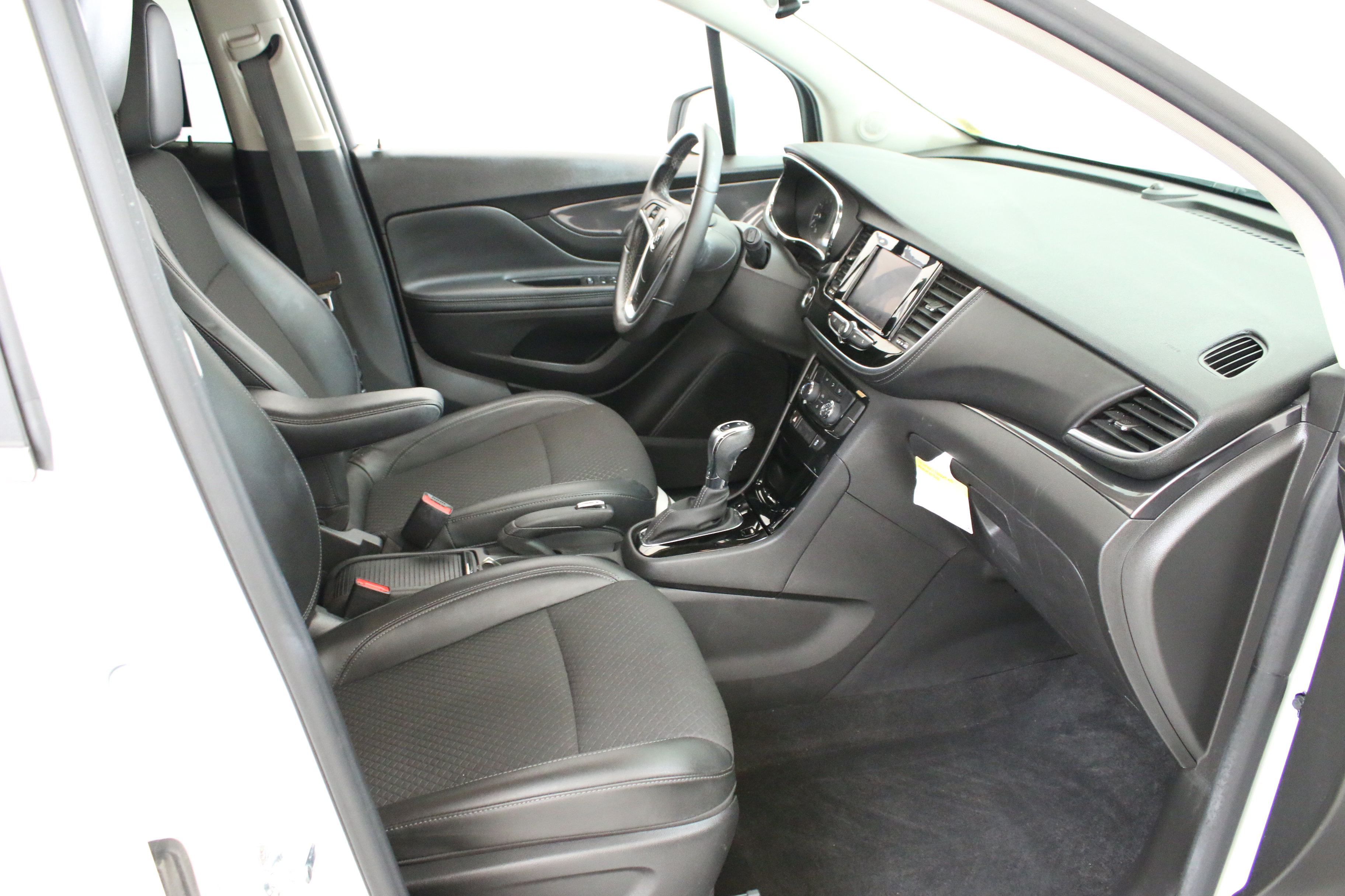 Certified 2022 Buick Encore Preferred w/ Safety Package AWD/4WD image 30