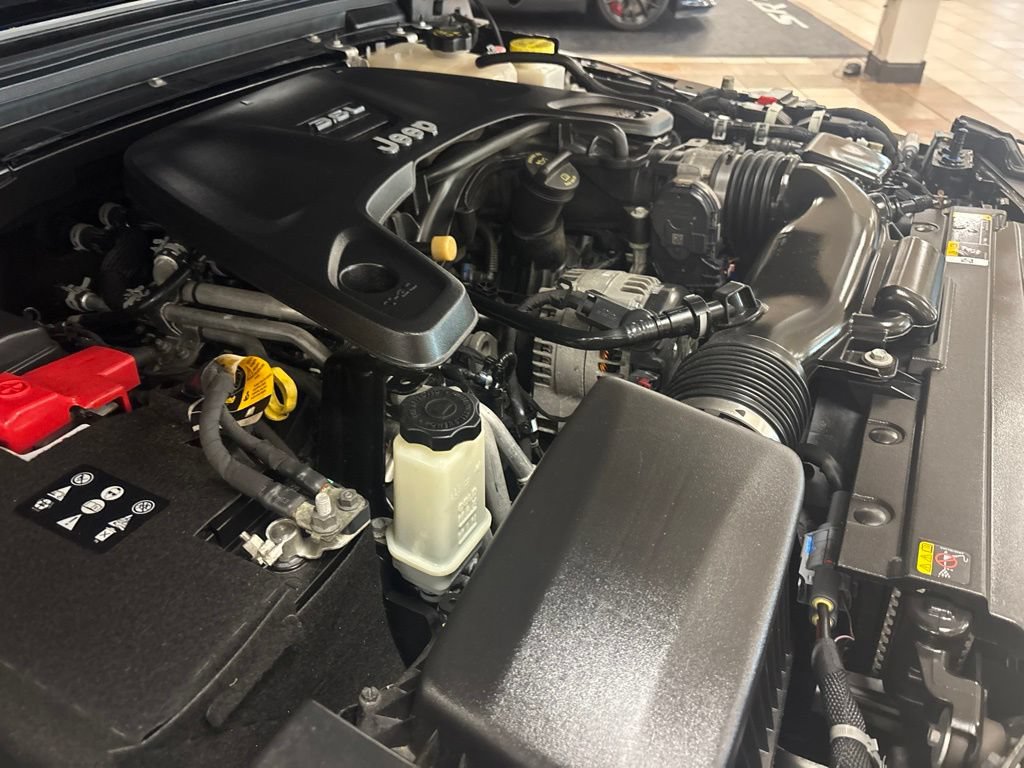 Used 2021 Jeep Gladiator Sport AWD/4WD image 40