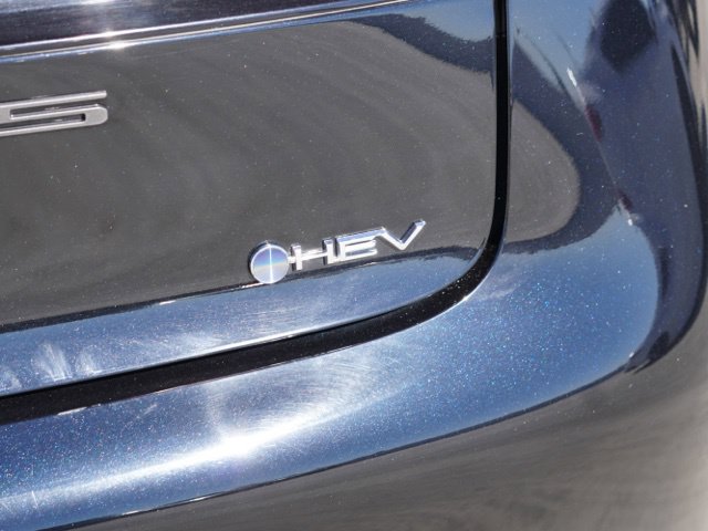 Used 2025 Toyota Prius LE FWD image 10