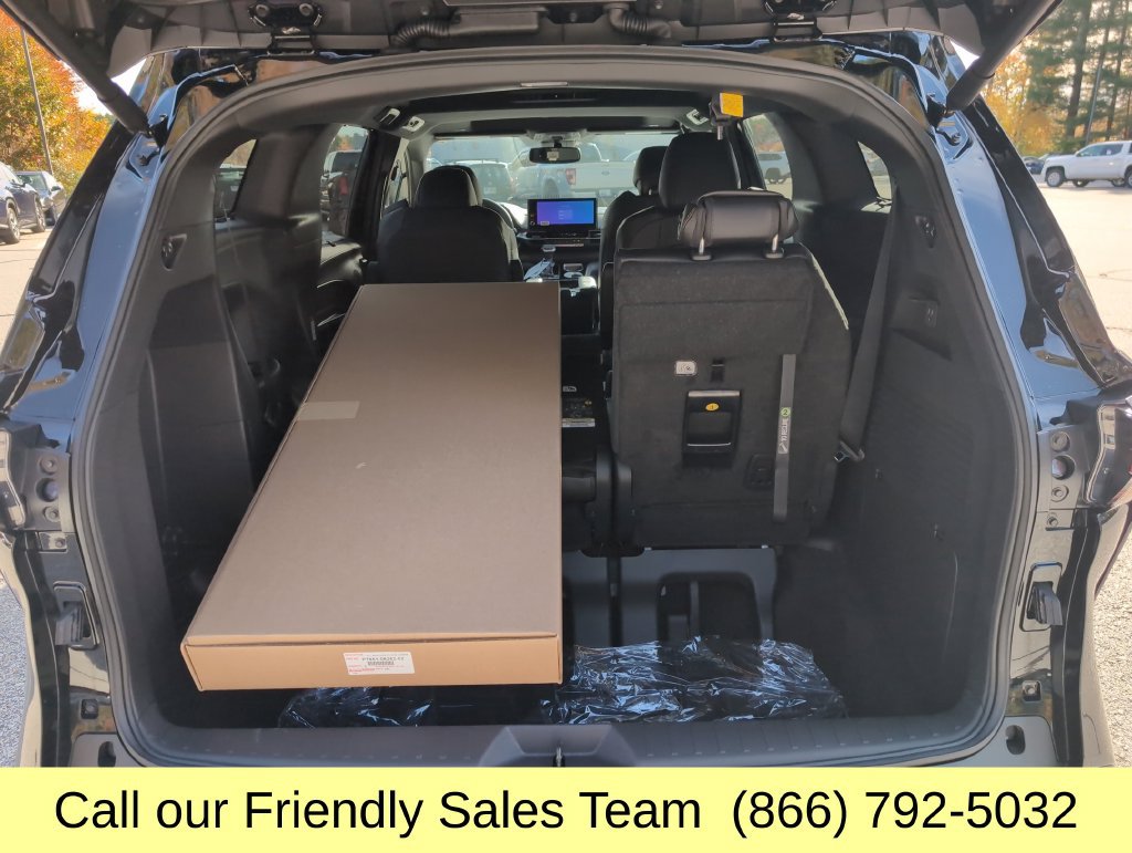 New 2026 Toyota Sienna XLE Woodland Edition AWD/4WD image 21