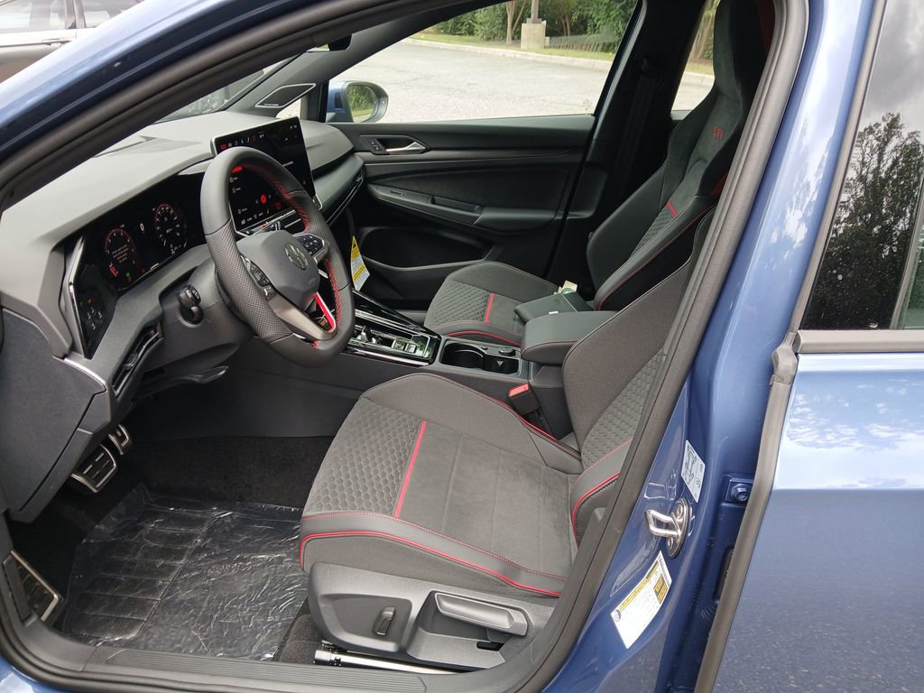 New 2025 Volkswagen GTI SE image 9