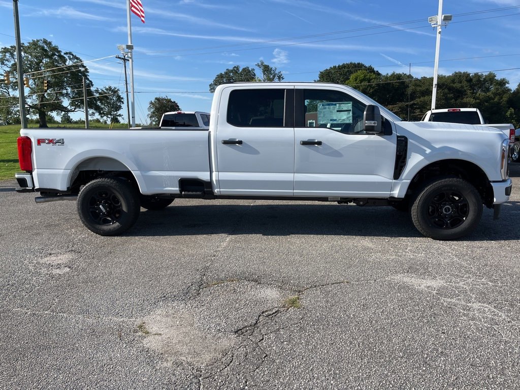 New 2026 Ford F350 4x4 Crew Cab Super Duty image 4