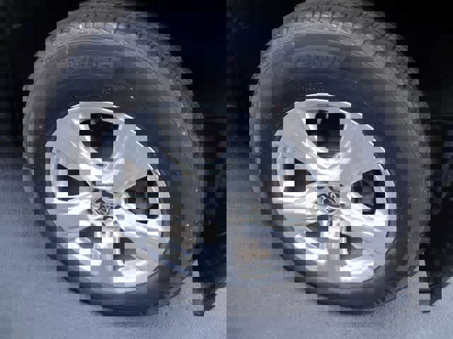 Used 2021 Toyota RAV4 XLE image 12