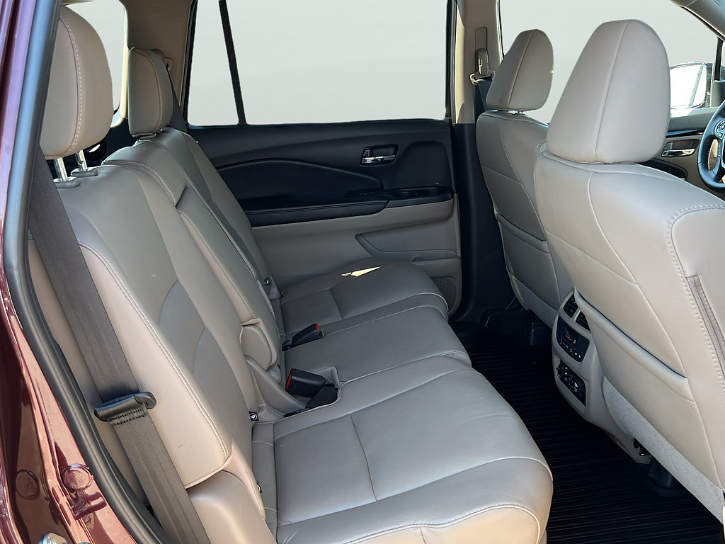 Used 2017 Honda Pilot Touring image 19