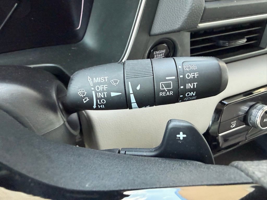 Used 2023 Honda Pilot LX image 22