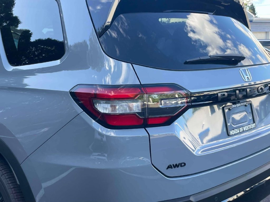New 2026 Honda Pilot Black Edition image 10
