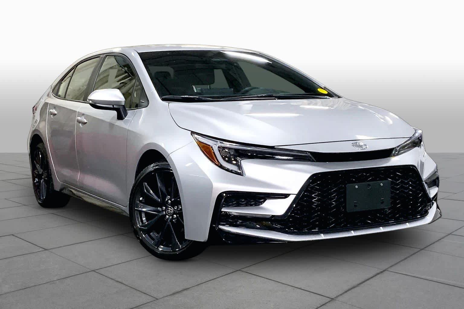 Certified 2026 Toyota Corolla SE FWD image 3