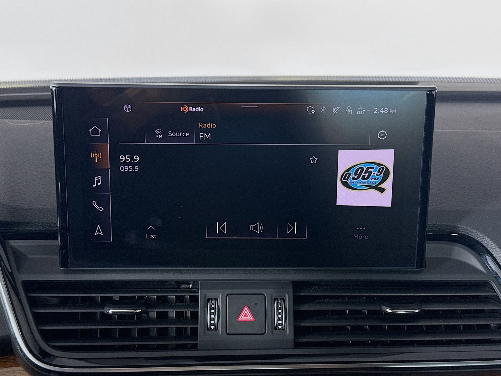 Used 2023 Audi Q5 2.0T Premium w/ Convenience Package image 14