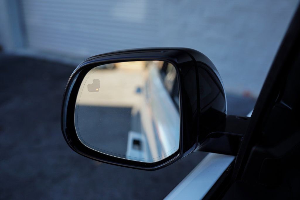 Used 2022 Land Rover Range Rover SE image 39