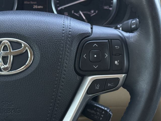 Used 2017 Toyota Highlander Limited AWD/4WD image 16