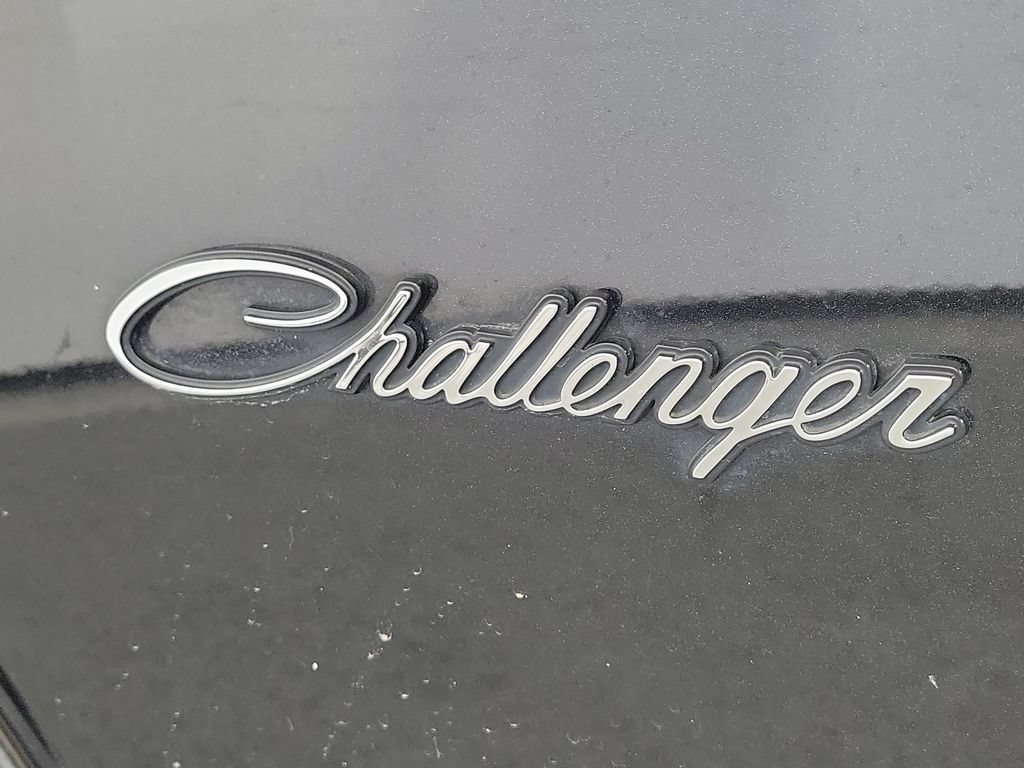 Used 2015 Dodge Challenger R/T Plus RWD image 10
