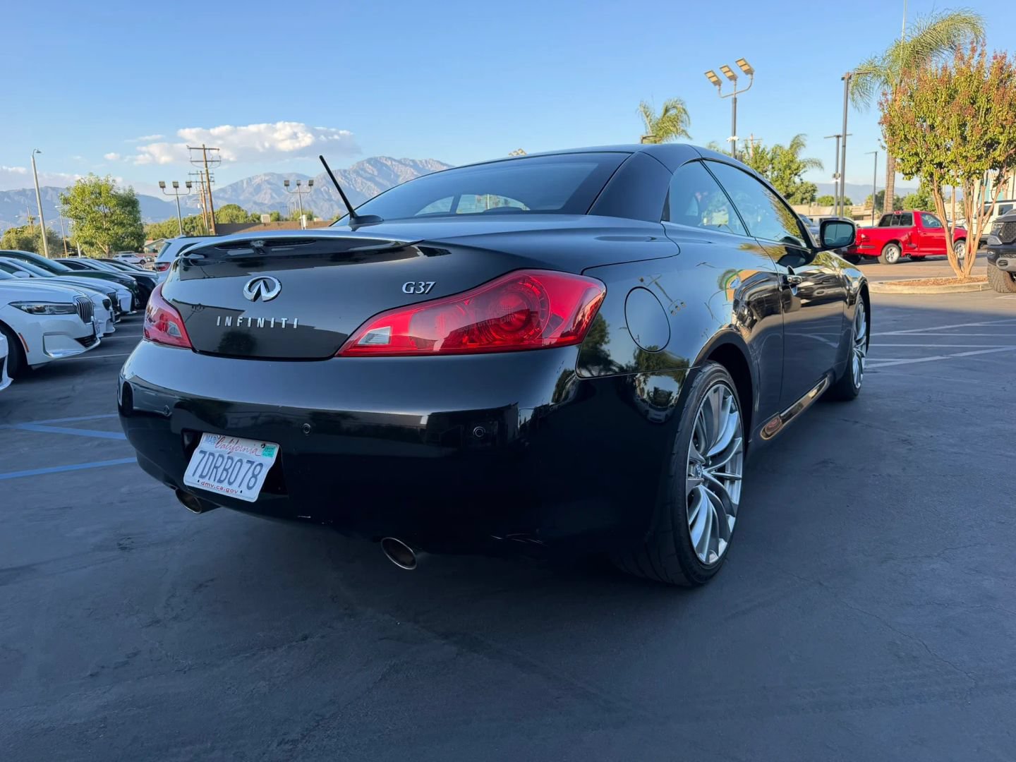 Used 2012 INFINITI G37 Convertible w/ Premium Pkg RWD image 6