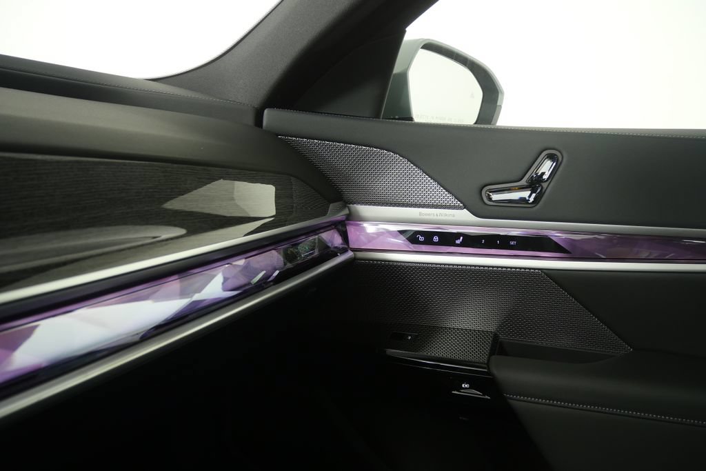 Used 2026 BMW i7 eDrive50 w/ M Sport Package RWD image 27