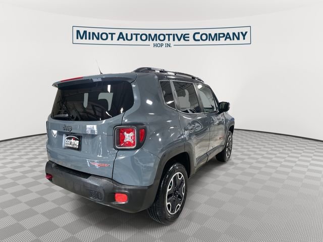 Used 2017 Jeep Renegade Trailhawk w/ Popular Equipment Group AWD/4WD image 8
