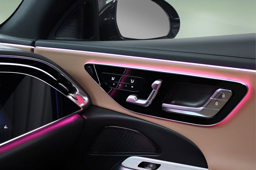 Used 2025 Mercedes-Benz E 450 4MATIC Sedan image 36