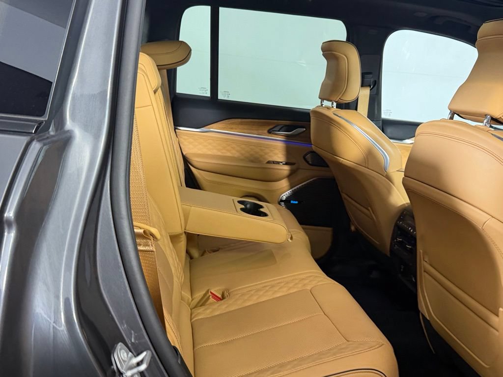 Certified 2022 Jeep Grand Cherokee Summit AWD/4WD image 28