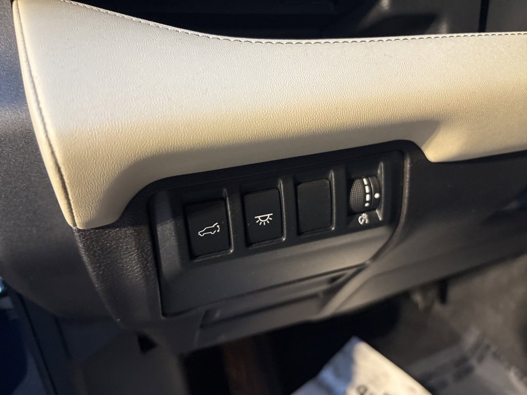 Certified 2023 Subaru Ascent Limited w/ Technology Package image 23