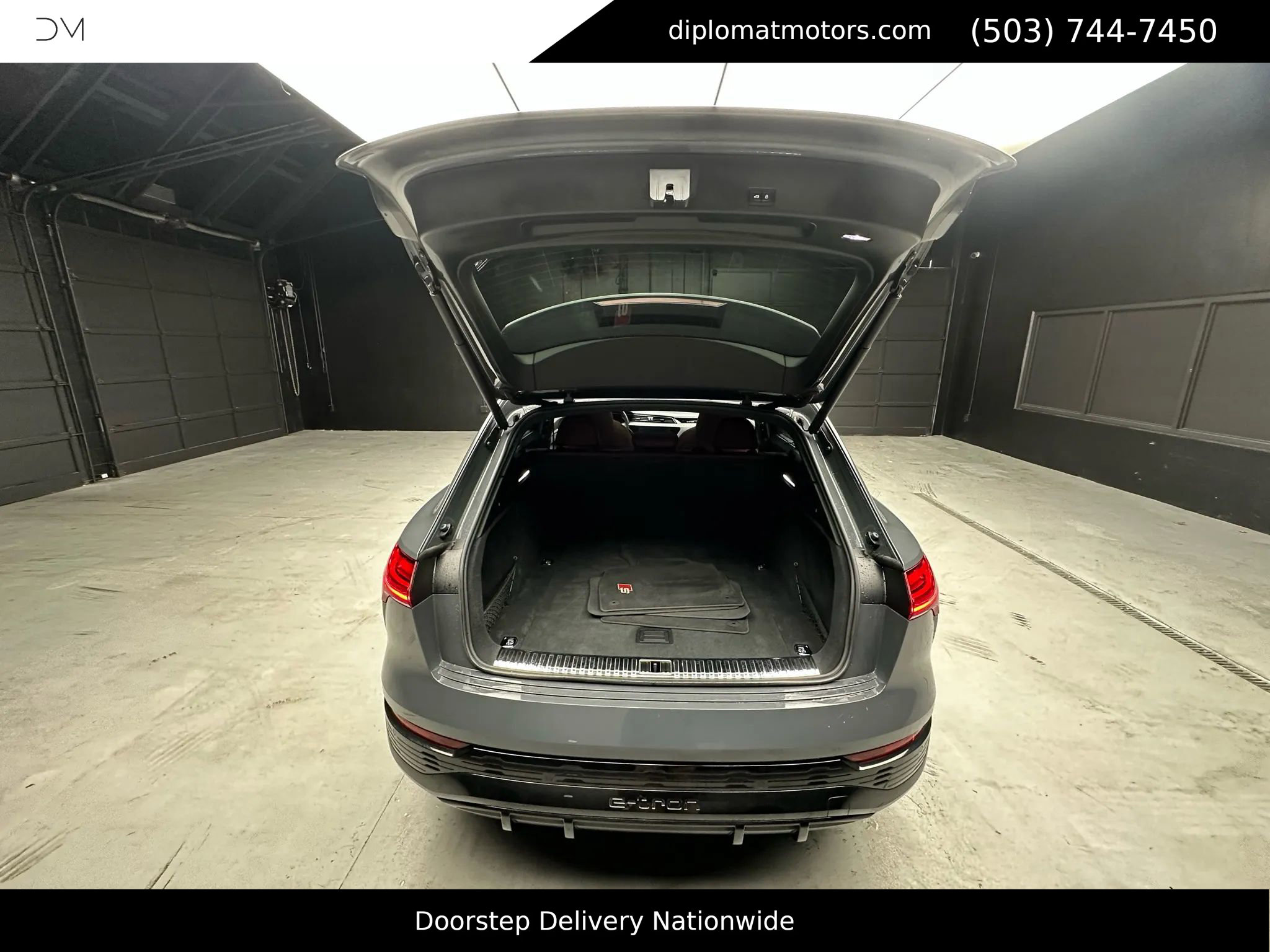 Used 2024 Audi Q8 e-tron Prestige w/ Prestige Package image 39