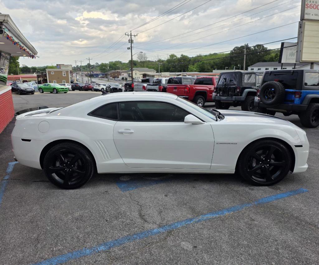 Used 2013 Chevrolet Camaro SS RWD image 2