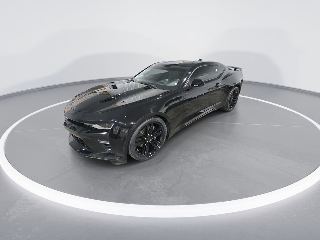 Used 2017 Chevrolet Camaro SS RWD image 4