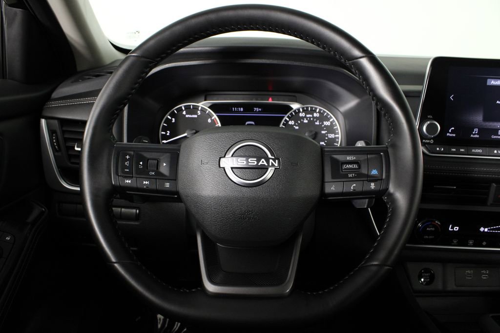 Used 2025 Nissan Rogue SV image 10