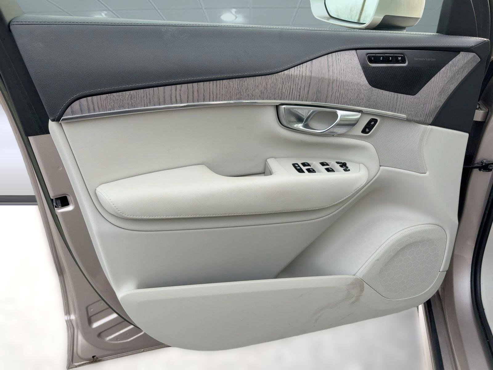 Certified 2023 Volvo XC90 B6 Ultimate image 21