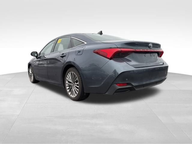 Used 2019 Toyota Avalon Limited image 5