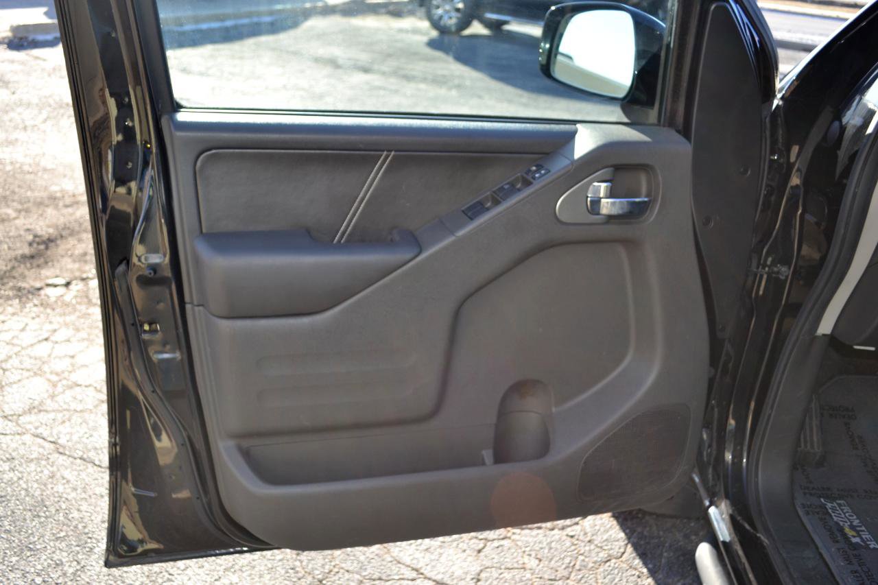 Used 2016 Nissan Frontier PRO-4X w/ Pro-4x Luxury Package image 29