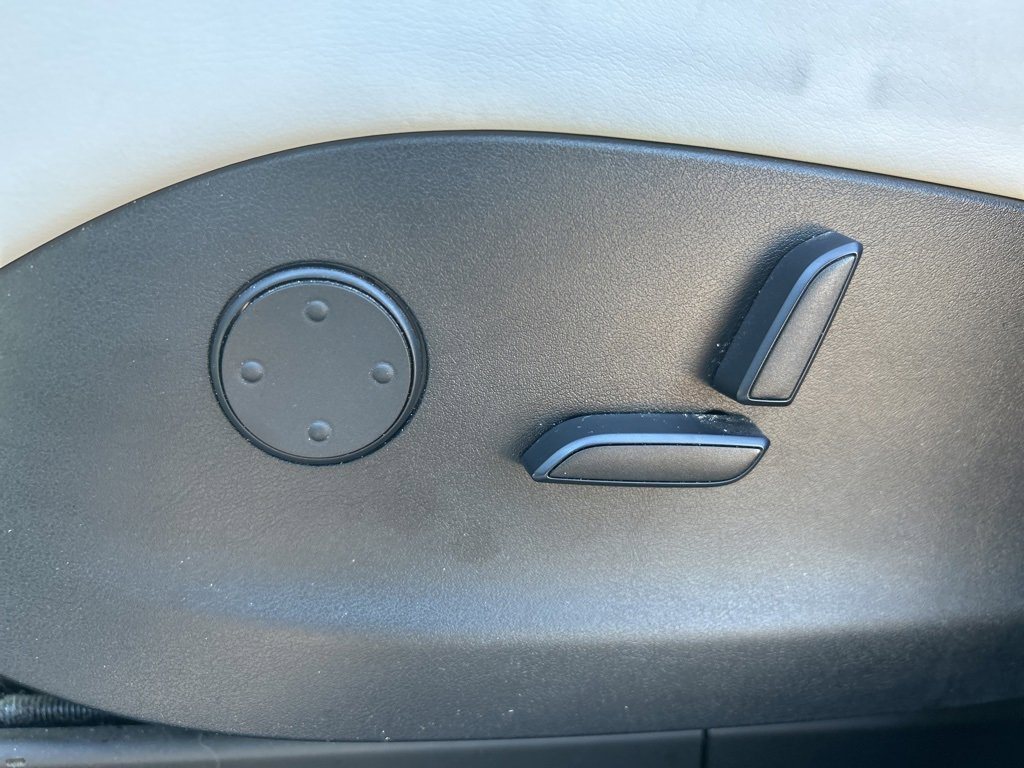 Used 2019 Tesla Model X Long Range image 17