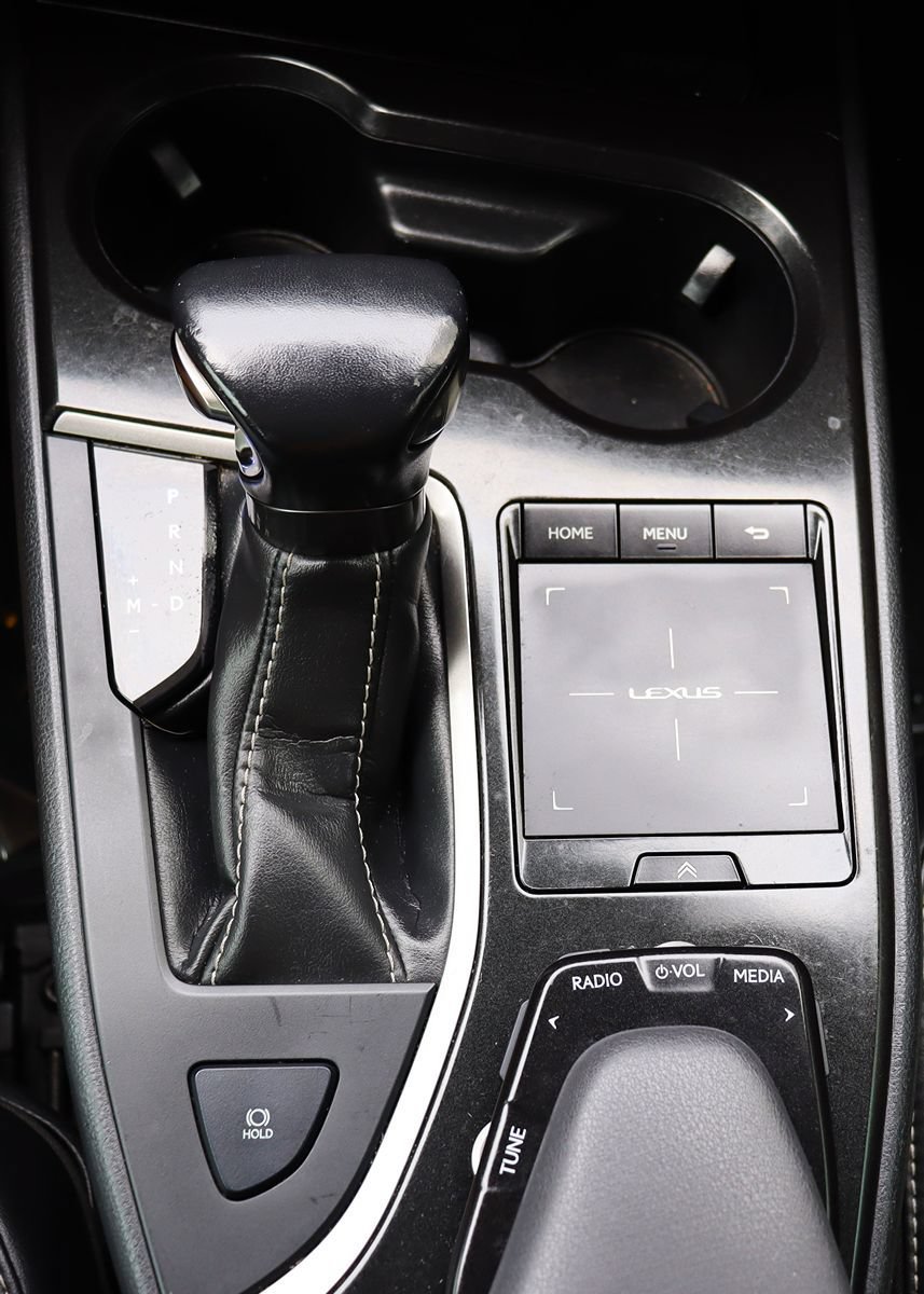 Used 2019 Lexus UX 200 w/ Premium Package FWD image 53