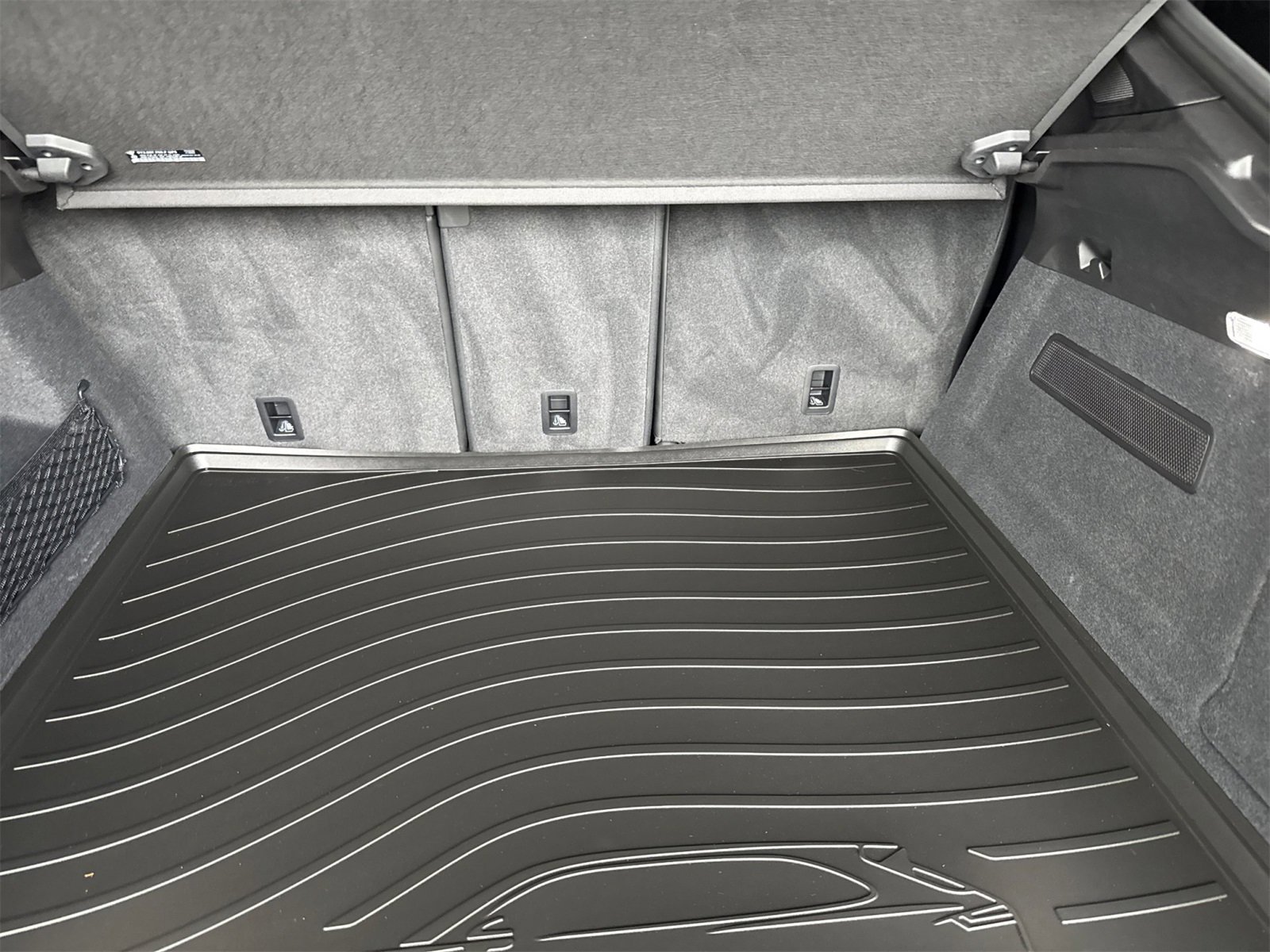 Used 2025 Porsche Cayenne Coupe image 17