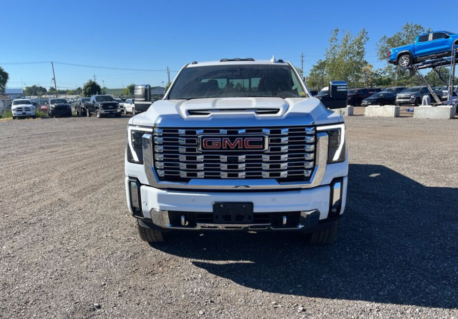 Used 2024 GMC Sierra 2500 Denali AWD/4WD image 4
