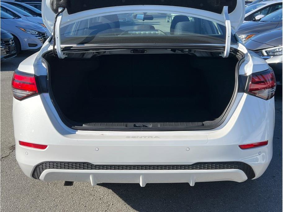 Used 2025 Nissan Sentra SV image 5