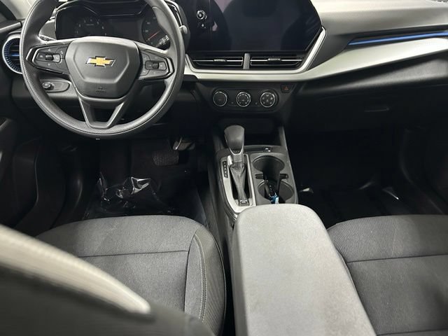 Used 2024 Chevrolet Trax LS w/ LS Convenience Package FWD image 16