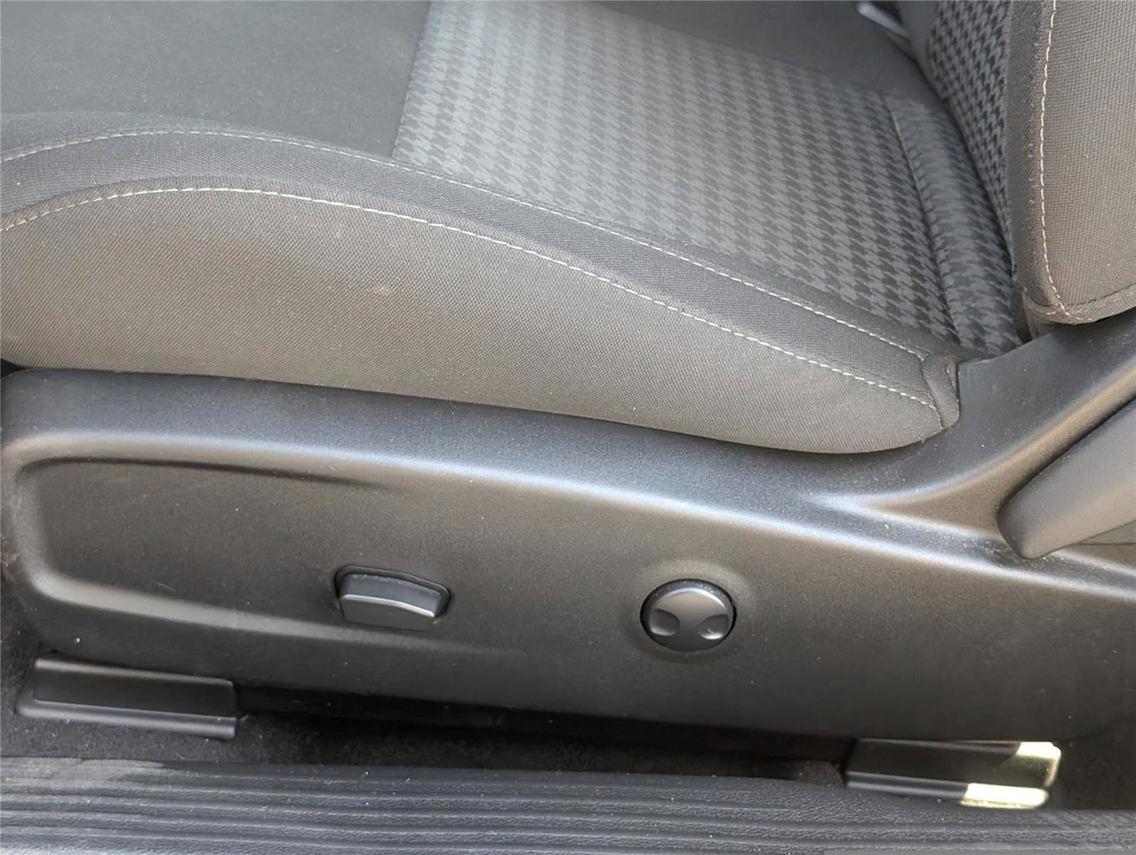 Used 2023 Dodge Challenger R/T w/ Blacktop Package image 12