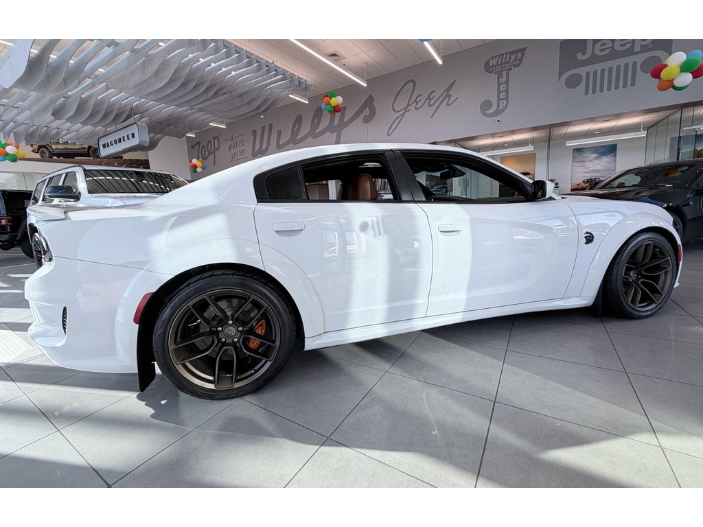 Used 2022 Dodge Charger SRT Hellcat w/ Harman/Kardon Audio Group image 4