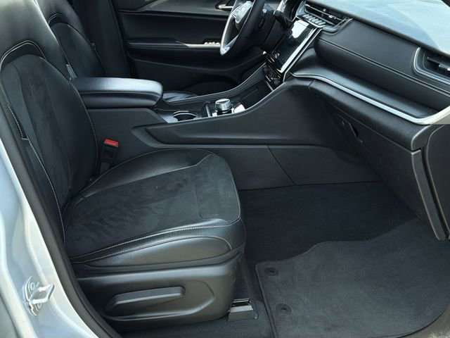 Used 2024 Jeep Grand Cherokee L Laredo image 34