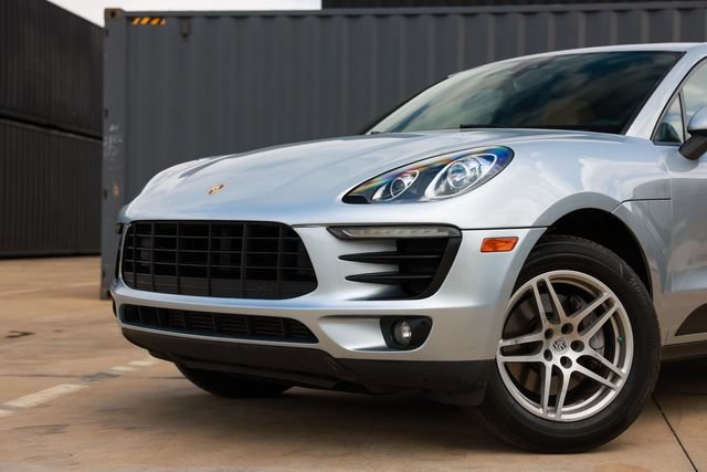 Used 2017 Porsche Macan AWD/4WD image 40